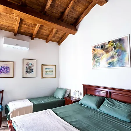Il Fontanone Apartment *